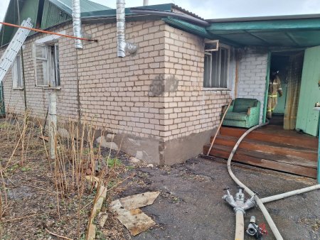 14 апреля открытым пламенем горел частный жилой дом на площади 20 квадратных метров