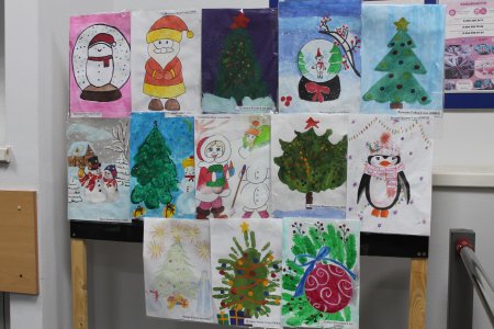 Самарский Роскадастр организовал выставку детских новогодних рисунков